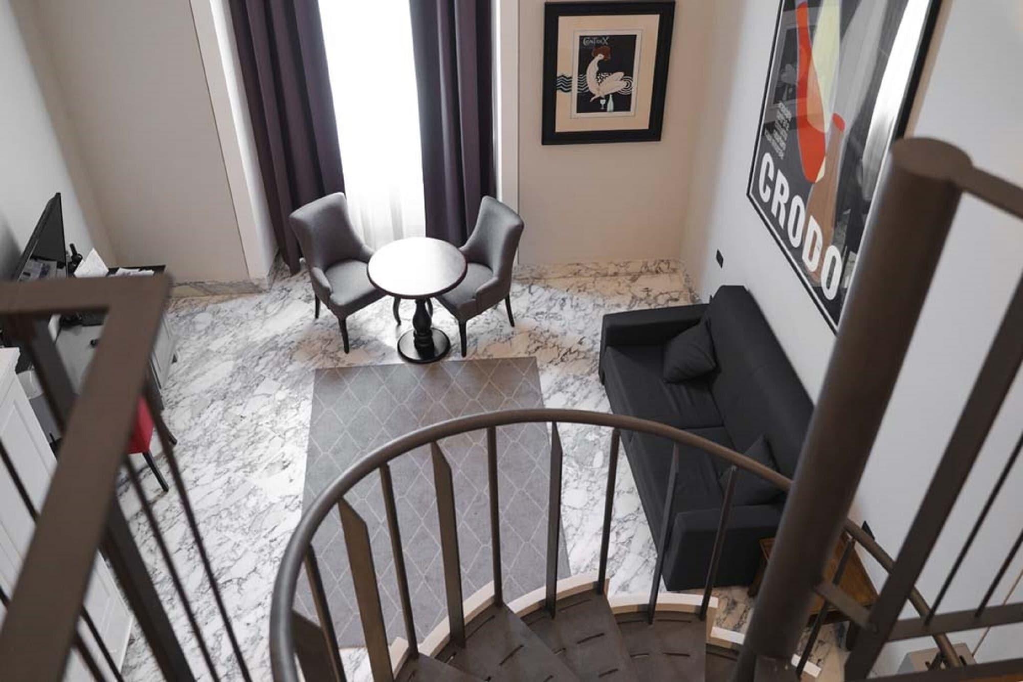 Hotel De 4*