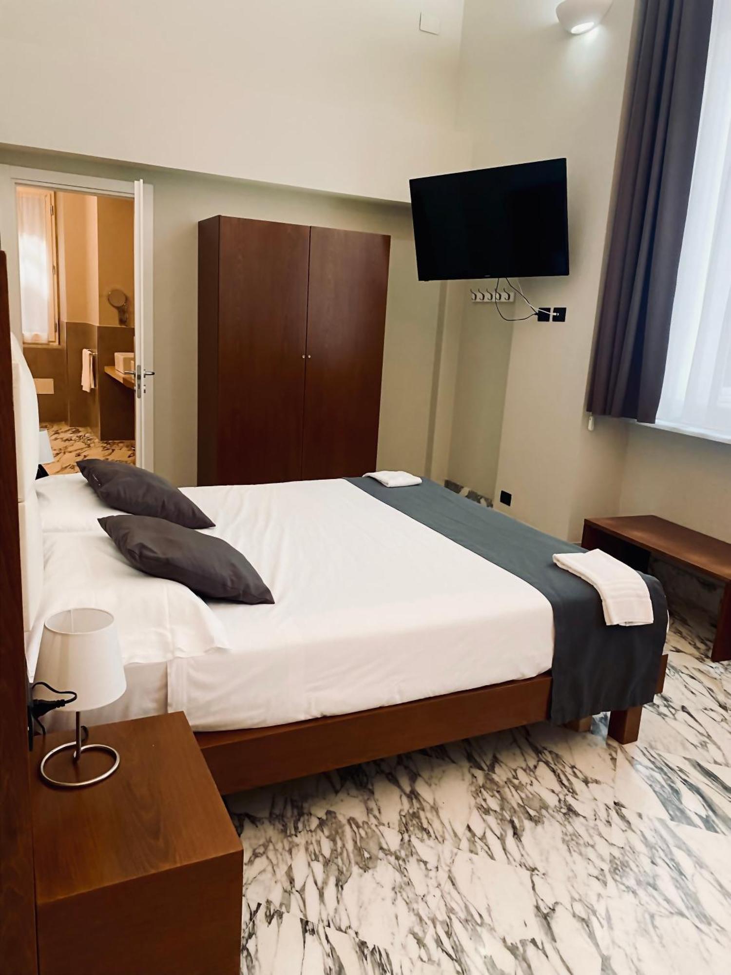 Hotel De 4*